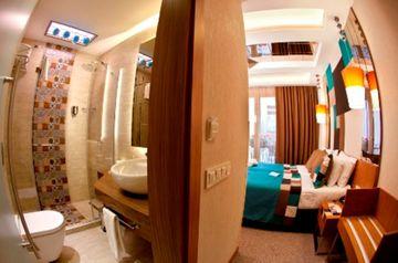 Collage Taksim Hotel Istanboel